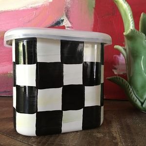👑NIB - Mackenzie-Childs Courtly Check Enamel Baker / Storage Container🖤🤍🖤